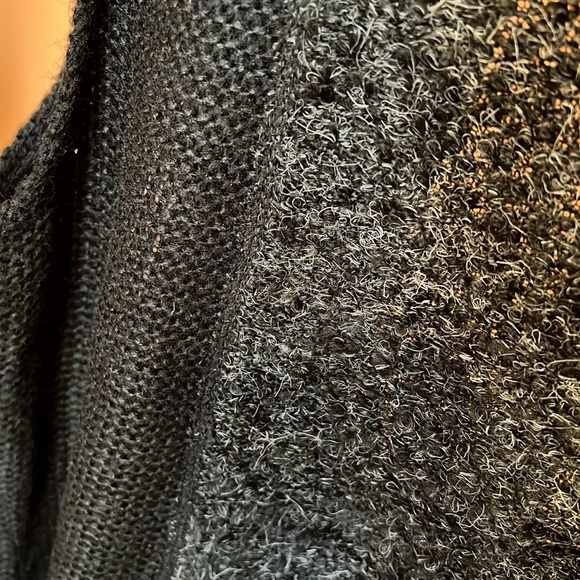 Textured Sweater with patch detailed shawl size medium - Picture 6 of 11